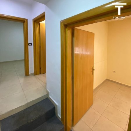 JEPET ME QIRA, APARTAMENT 1+1, RRUGA FORTUZI, TIRANË, 400 EUR/MUAJ