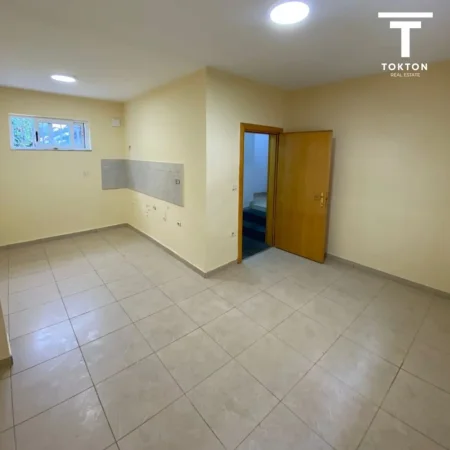 JEPET ME QIRA, APARTAMENT 1+1, RRUGA FORTUZI, TIRANË, 400 EUR/MUAJ