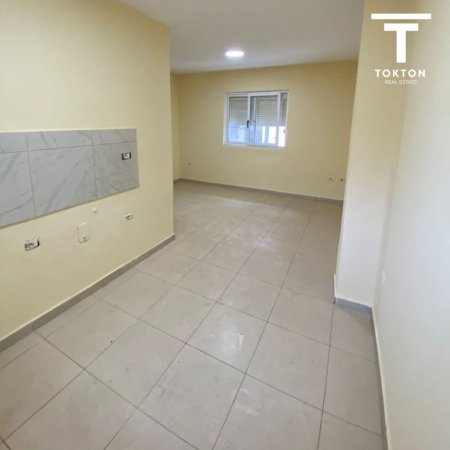 JEPET ME QIRA, APARTAMENT 1+1, RRUGA FORTUZI, TIRANË, 400 EUR/MUAJ