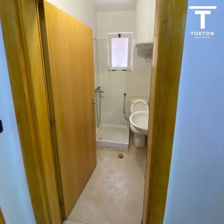 JEPET ME QIRA, APARTAMENT 1+1, RRUGA FORTUZI, TIRANË, 400 EUR/MUAJ