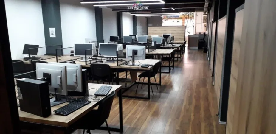 Ambient Biznesi/Zyre Me Qera Tek 21 Dhjetori (ID BZ2283) Tirane