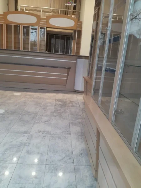 Dyqan Me Qera Tek Stadiumi Dinamo (ID BD21485) Tirane