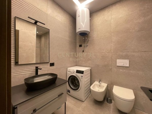 SHESIM SUPER APARTAMENT 2+1+2 ME POST PARKIMI TE XIBRAKU!!