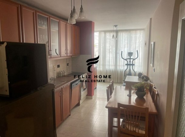 APARTAMENT ME QERA, RRUGA DRITAN HOXHA