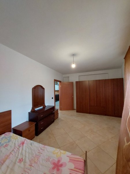 Jepet me qera apartament 2+1+2 ne Fresk