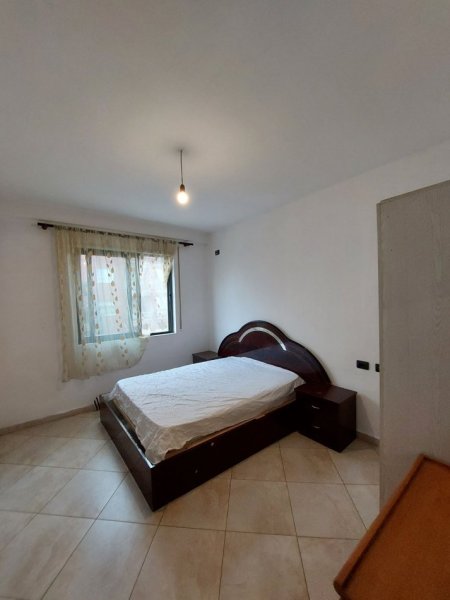 Jepet me qera apartament 2+1+2 ne Fresk