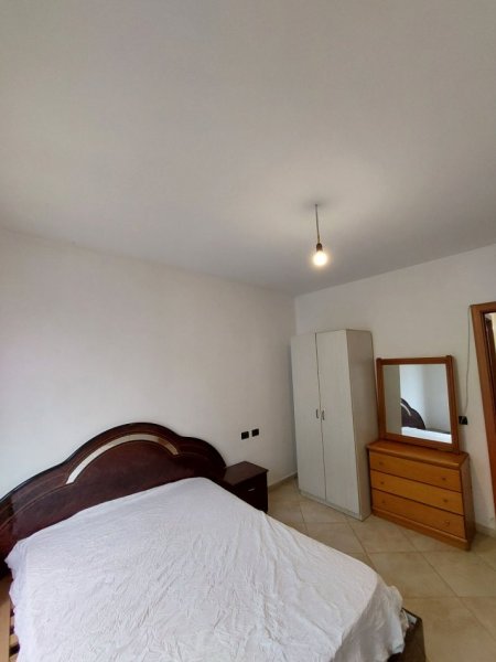 Jepet me qera apartament 2+1+2 ne Fresk