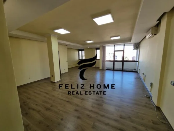 ZYRE ME QERA, ISH BLLOKU