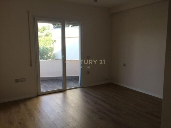 APARTAMENT 2+1+2 ME QIRA, KOPSHTI BOTANIK