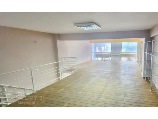 JEPET ME QIRA DYQAN DUPLEX, RRUGA ELBASANIT !