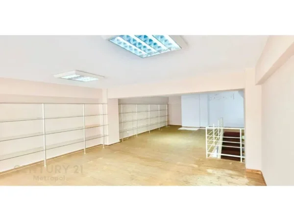 JEPET ME QIRA DYQAN DUPLEX, RRUGA ELBASANIT !