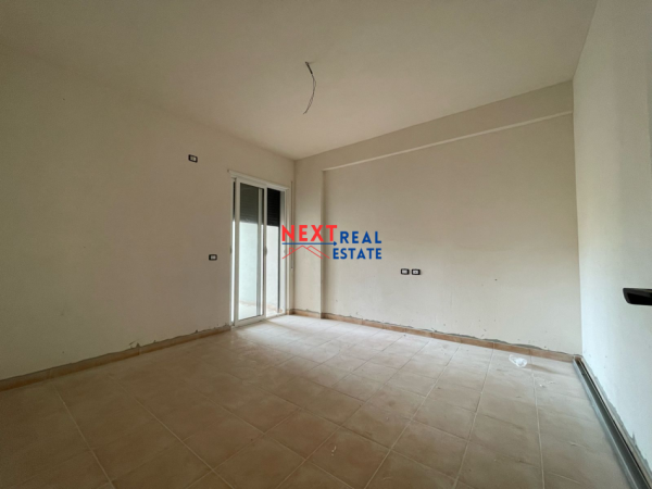 SHITET APARTAMENT 2+1 ME PAMJE DETI NE LUNGOMARE, VLORE