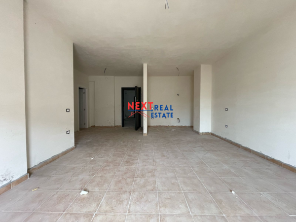 SHITET APARTAMENT 2+1 ME PAMJE DETI NE LUNGOMARE, VLORE