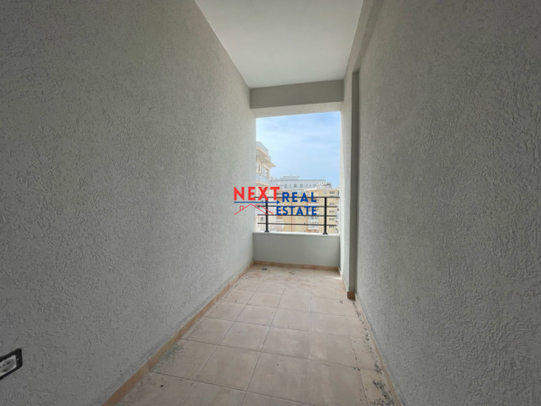 SHITET APARTAMENT 2+1 ME PAMJE DETI NE LUNGOMARE, VLORE