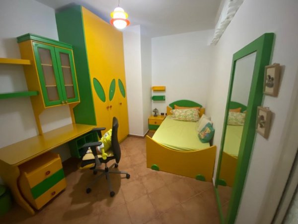 JEPET ME NJE CMIM"OKAZION"PER QIRA APARTAMENT 3+1 TEK 21 DHJETORI