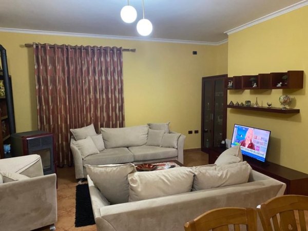 JEPET ME NJE CMIM"OKAZION"PER QIRA APARTAMENT 3+1 TEK 21 DHJETORI