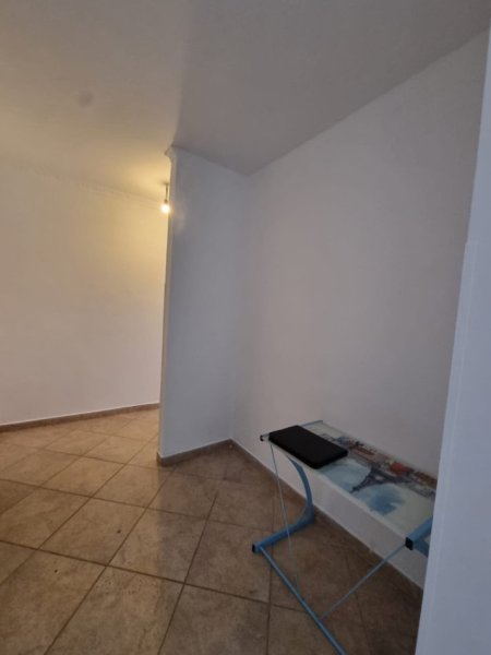 Shitet Apartament 2+1 
 ali dem