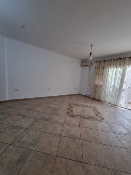 Shitet Apartament 2+1 
 ali dem