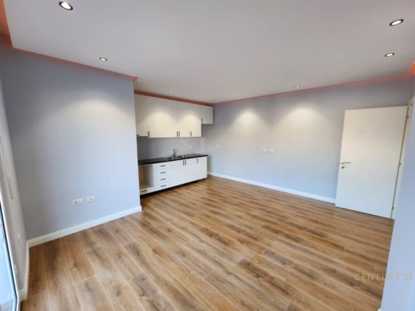 Apartament 2+1+verande mbrapa Inxh. se Ndertimit!