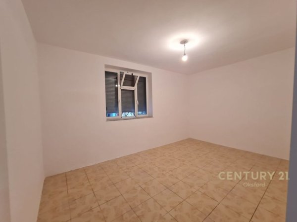 SHITET APARTAMENT 2+1 TE 21 DHJETORI RRUGA KAVAJES!