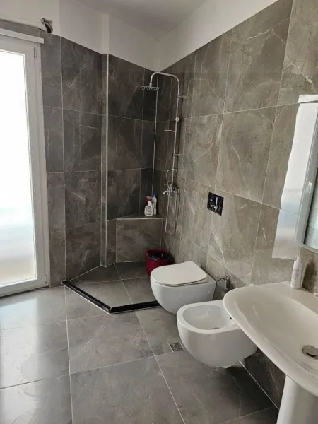 !!Shitet apartament 3+1+2+2BLK +2 garazhe te Kopshti Zoologjik!!