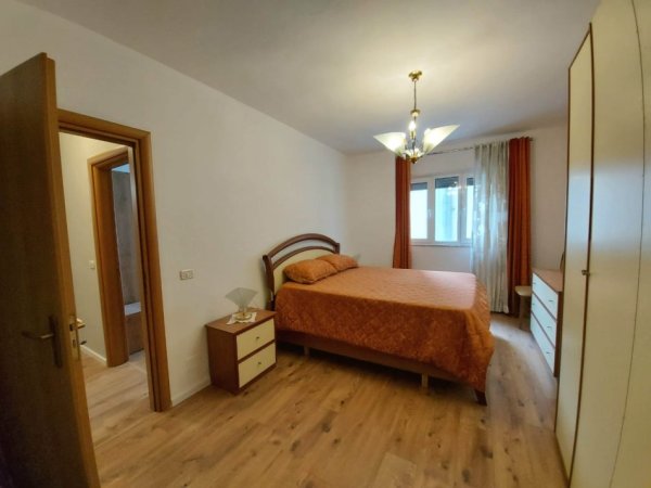 Qera, Apartament 2+1, Pallati me Shigjeta, Tiranë – 600€ | 108 m²