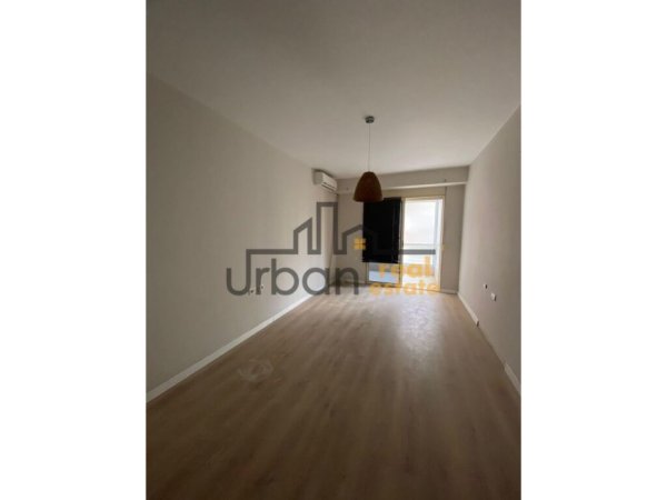 Shitet, Apartament 2+1+2, Usluga, Tiranë - 302 000€ | 137 m²