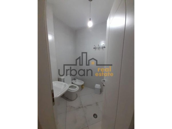 Shitet, Apartament 2+1+2, Usluga, Tiranë - 302 000€ | 137 m²
