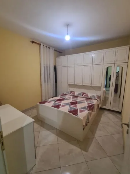 Jepet Shtepi  me qera,    ne Vile 1+1