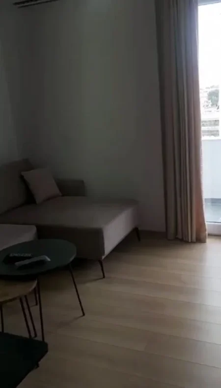 Jepet me qera Apartamenti 2+1 500 euro , rruga Dritan Hoxha prane Ish fushes se Aviacionit.