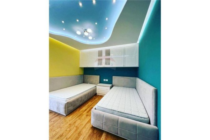 SHESIM APARTAMENT 2+1+2 ME POST PARKIMI KOPSHTI BOTANIK