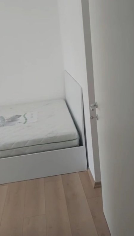 Jepet me qera Apartamenti 2+1 500 euro , rruga Dritan Hoxha prane Ish fushes se Aviacionit.