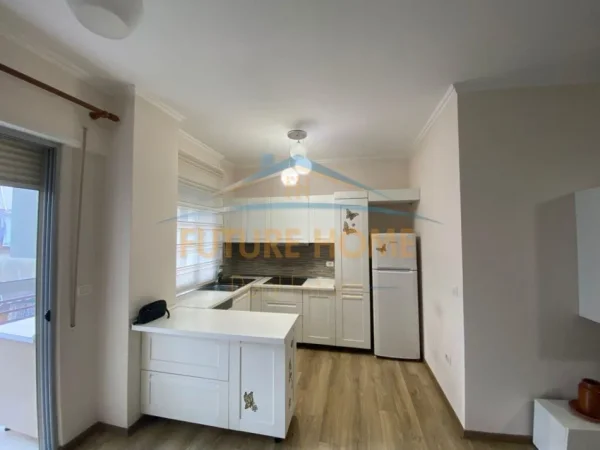 Shitet,Apartament 2+1, Liqeni Thatë, Tiranë