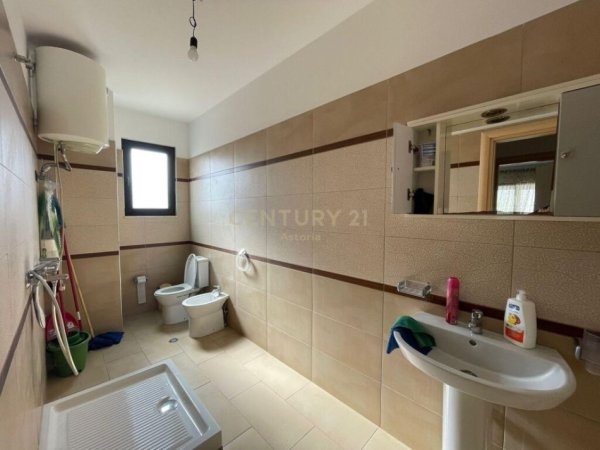 APARTAMENT 2+1+2 ME QIRA, UNAZA E RE, ASTIR