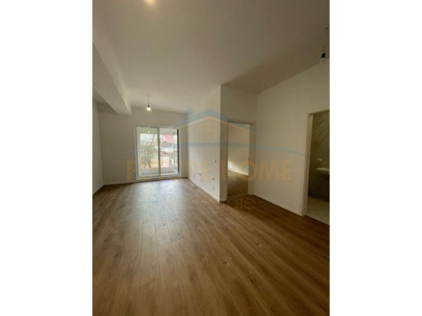 Qera, Apartament 1+1, Ali Demi, Tiranë.
320 €