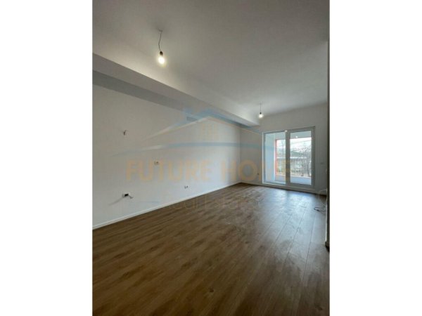 Qera, Apartament 1+1, Ali Demi, Tiranë.
320 €