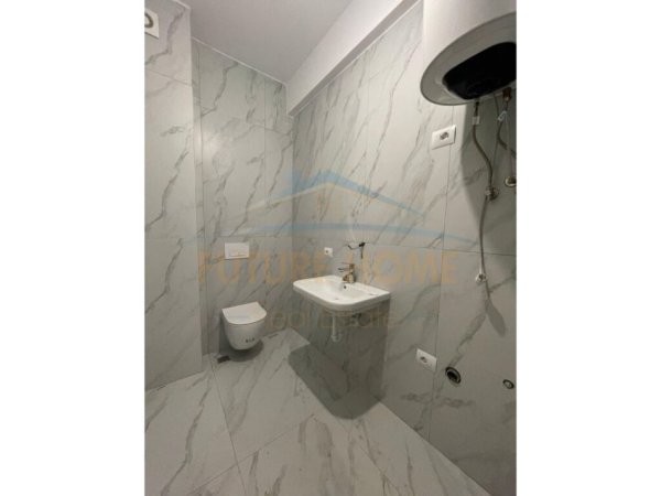 Qera, Apartament 1+1, Ali Demi, Tiranë.
320 €