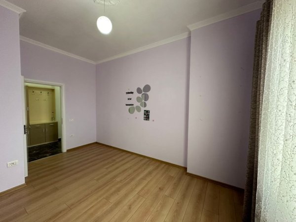 Jepet me qera apartament 2+1 tek Vilat Gjermane