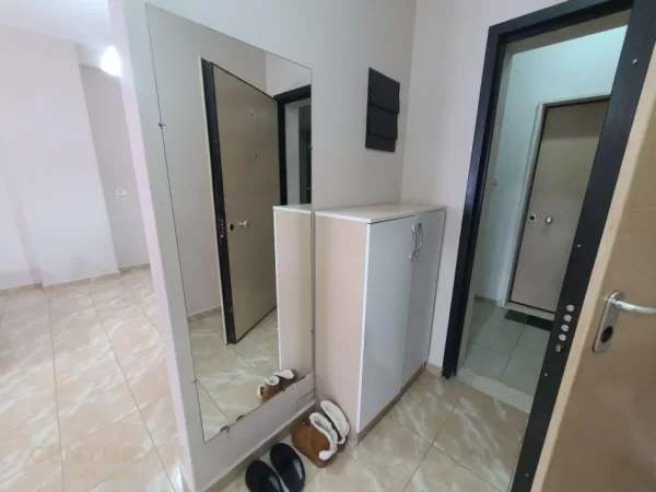 SHESIM APARTAMENT 1+1 PRANE ISH STACIONIT TE TRENIT / BULEVARDI I RI