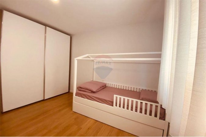 Apartament 2+1 i mobiluar per shitje te Liqeni i Thate!