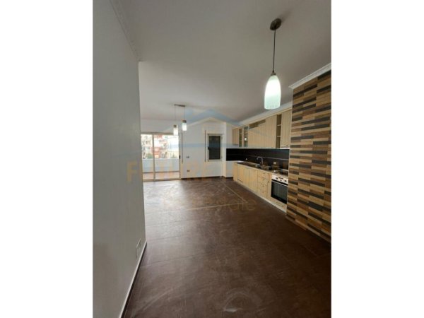 Qera, Apartament 2+1+2, Kopshti Zoologjik
550 €