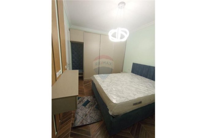 Ofrohet apartament 1+1+post parkimi per shitje.