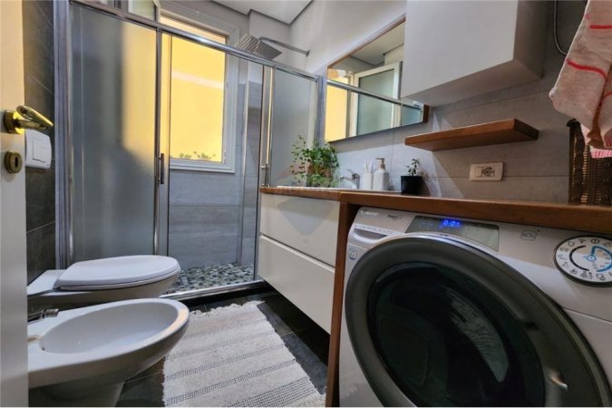 Apartament 2+1 i mobiluar per shitje te Liqeni i Thate!