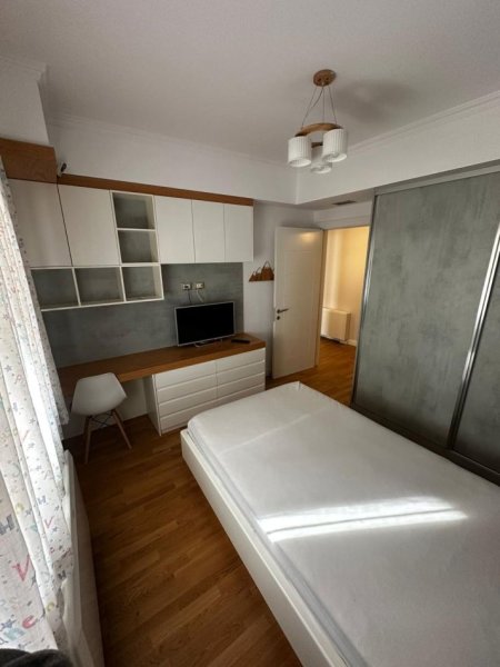 Apartament 3+1+2+2 Poste Parkimi me qera - Komuna e Parisit