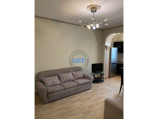 Jepet me qira Apartament 2+1 në Qendër të Durrësit