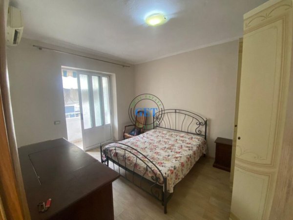 Jepet me qira Apartament 2+1 në Qendër të Durrësit