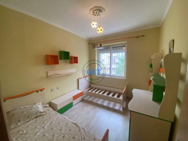 Jepet me qira Apartament 2+1 në Qendër të Durrësit