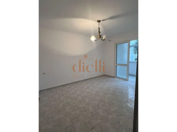 Apartament 3+1 Per Qira, ne Brryl, 450 Euro