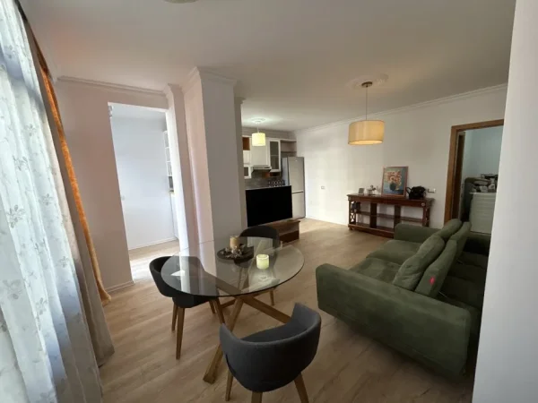 Apartament për shitje 1+1, prane Stadiumit "Air Albania", Tiranë