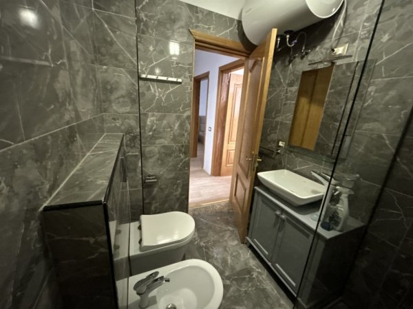 Apartament për shitje 1+1, prane Stadiumit "Air Albania", Tiranë